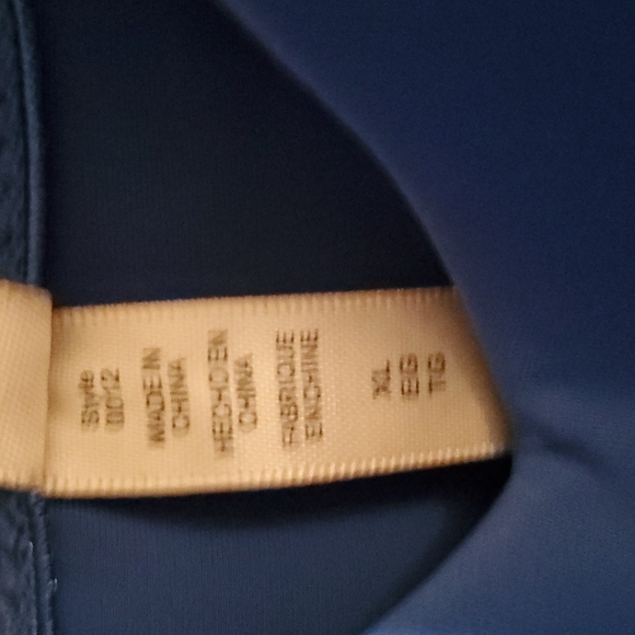 Rhonda Sheer Built in Bra Fitted Tank XL - Picture 3 of 5